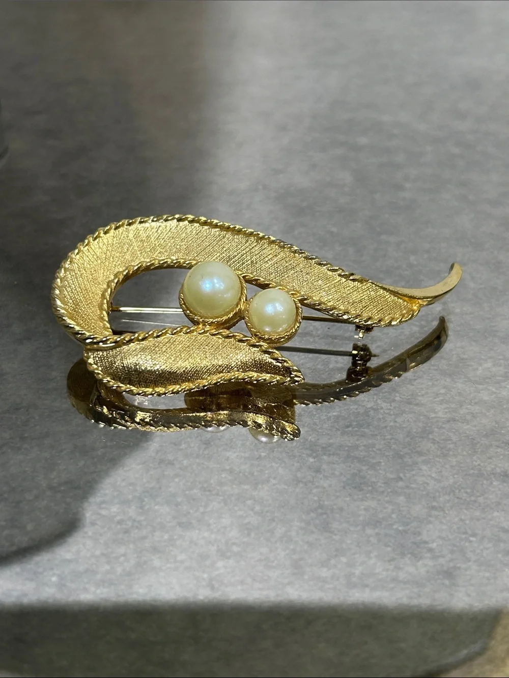 Vintage Sarah Coventry Gold-Tone Leaf Brooch with Ivory Pearl Accents